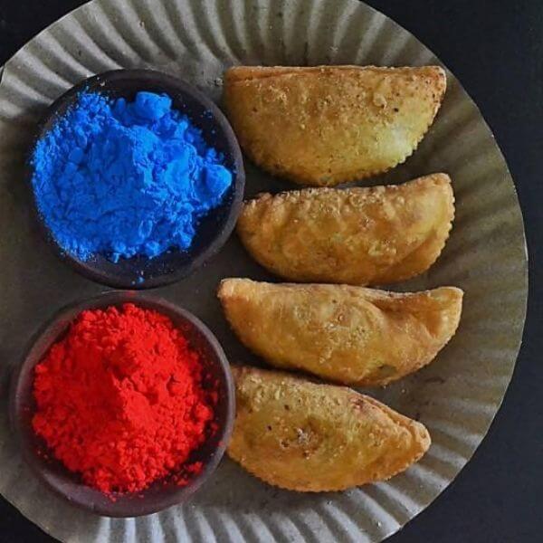 Gujiya is one of the popular sweets in India. Eat it on Holi or make it yourself. It has burst of flavors. 