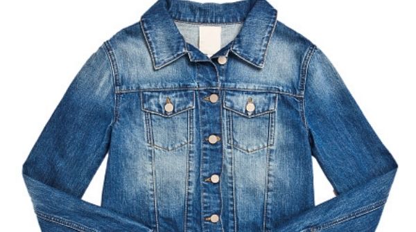 The list of Winter Wear for Women is incomplete without our favorite denim jacket. Winter clothes and tops for girls can be styled with it. 
