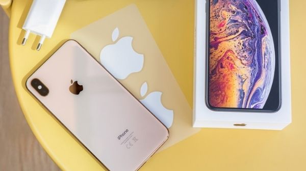 The iPhone XS max have a amazing glass body which looks classy as well as elegant. 