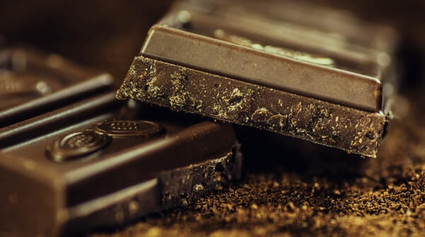 dark chocolate helps to increase immunity as it is loaded with phenolic compounds and theobromine