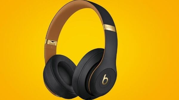 Black color headphones shown with a band that can be resized and adjusted based on the size of your head. 