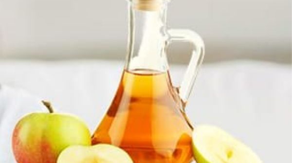 Apple cider vinegar has anti-inflammatory properties. Moreover, it reduces the cholesterol level & blood sugar level.