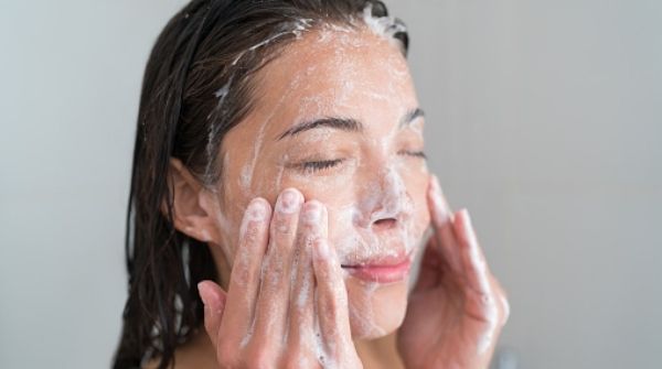 How to exfoliate face will no longer be a question as exfoliating face wash is the new trend. 