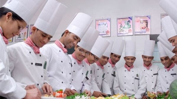 Hotel Management Colleges in Chennai - Students Of IHM Chennai showcasing their culinary skills
